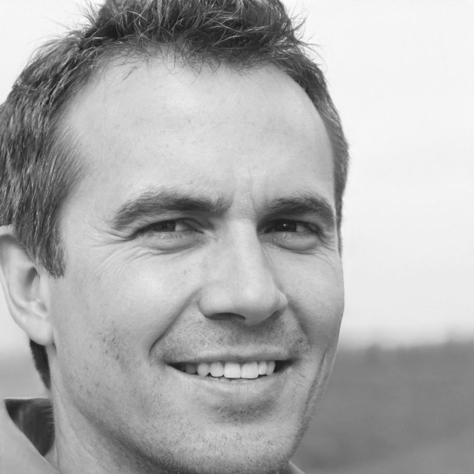 Portrait de Thibault Mercier, expert financier